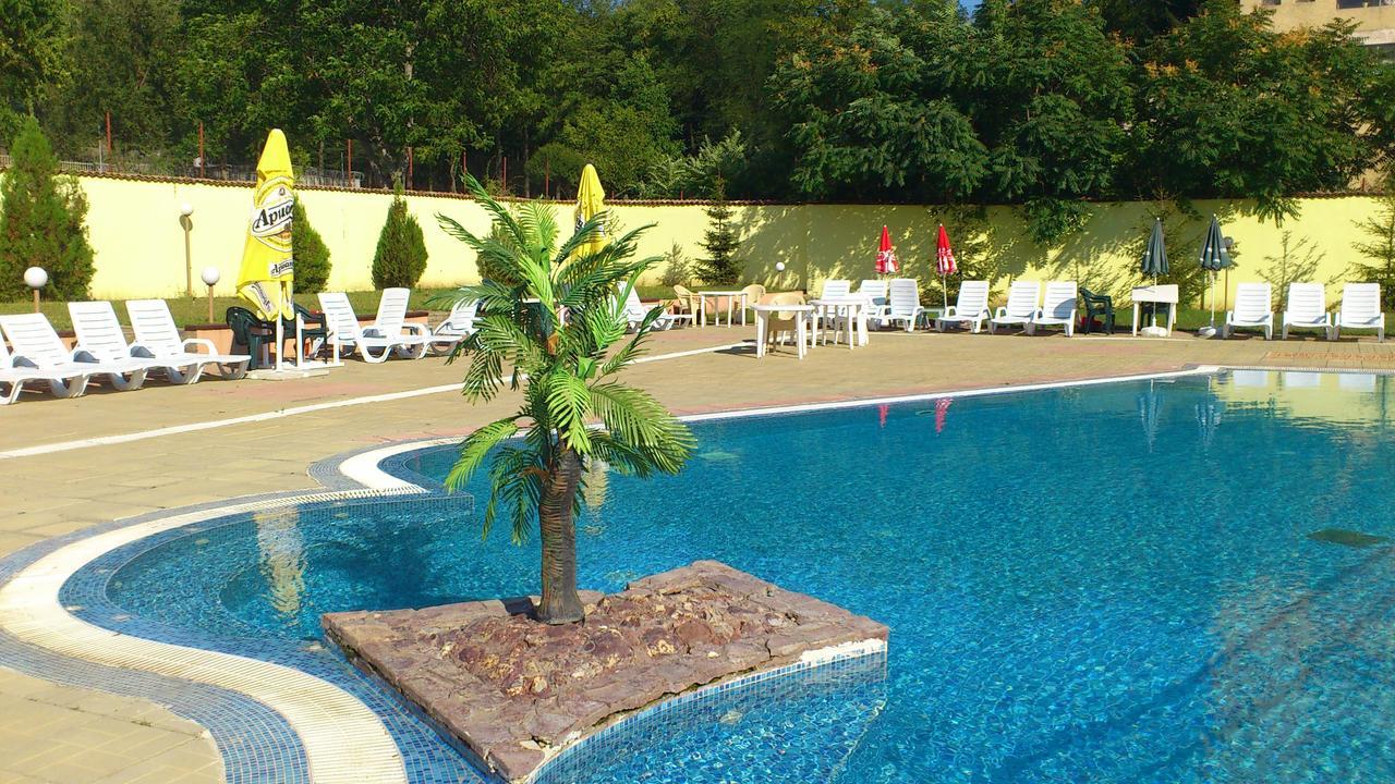 Hotel Mimoza Razgrad Exterior photo